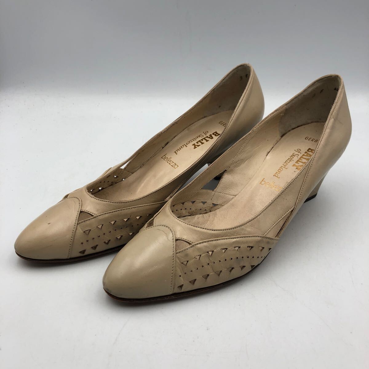 M941 BALLY バリー レディース パンプス サイズ3 約 22.5cm ベージュ レザー拍卖
