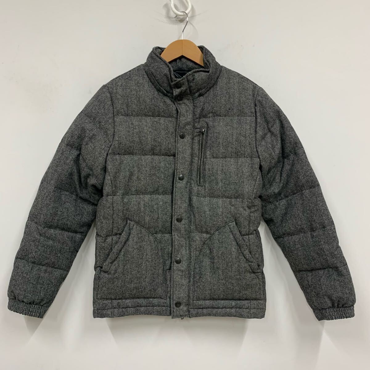 GOSTAR DE FUGA ゴスタール ジフーガ ダウンジャケット グレー メンズ サイズ46 アウター ジャンパー a942拍卖