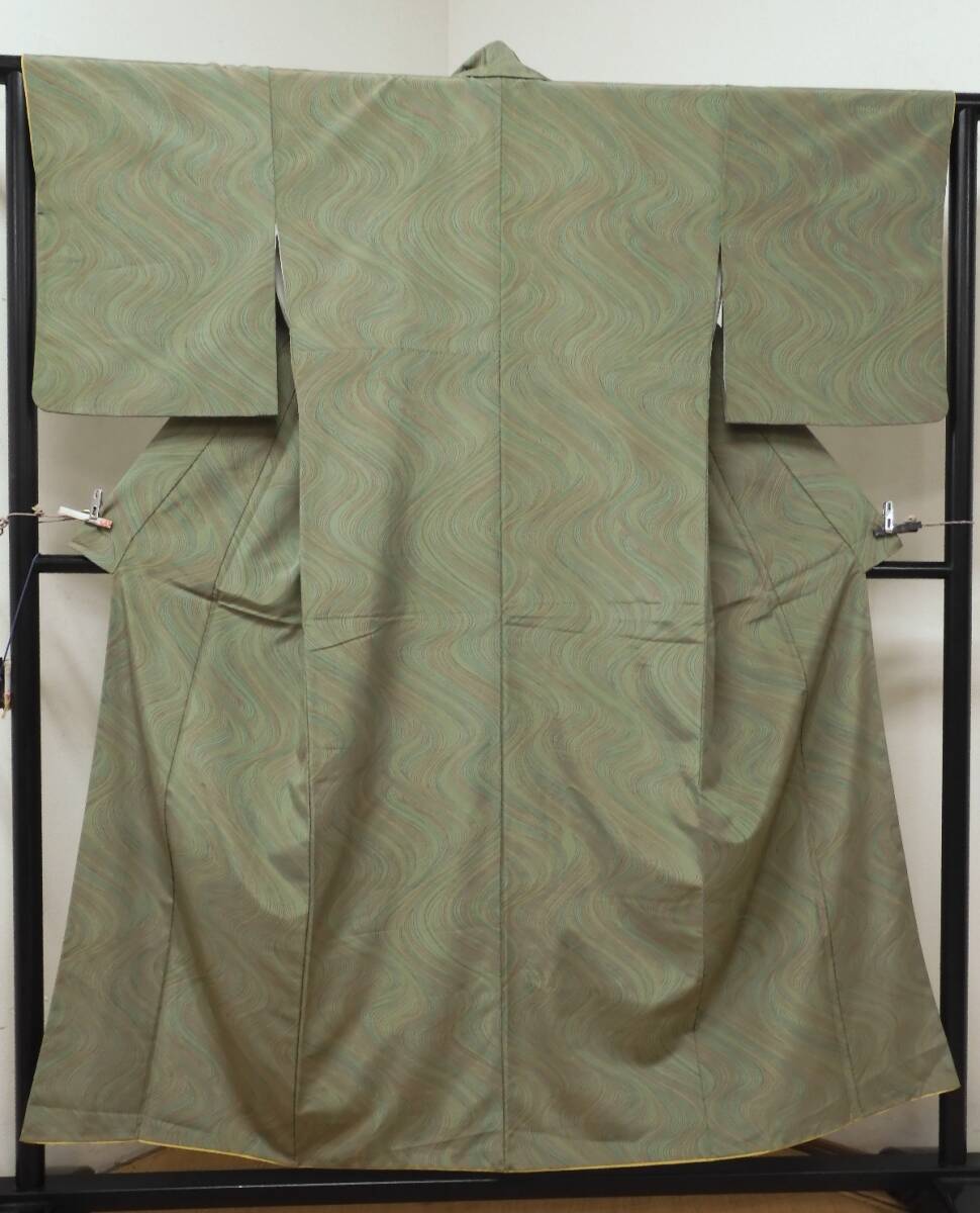 <銀の斧>化繊・ポリエステル・洗える着物・小紋袷着物・波状・線拍卖