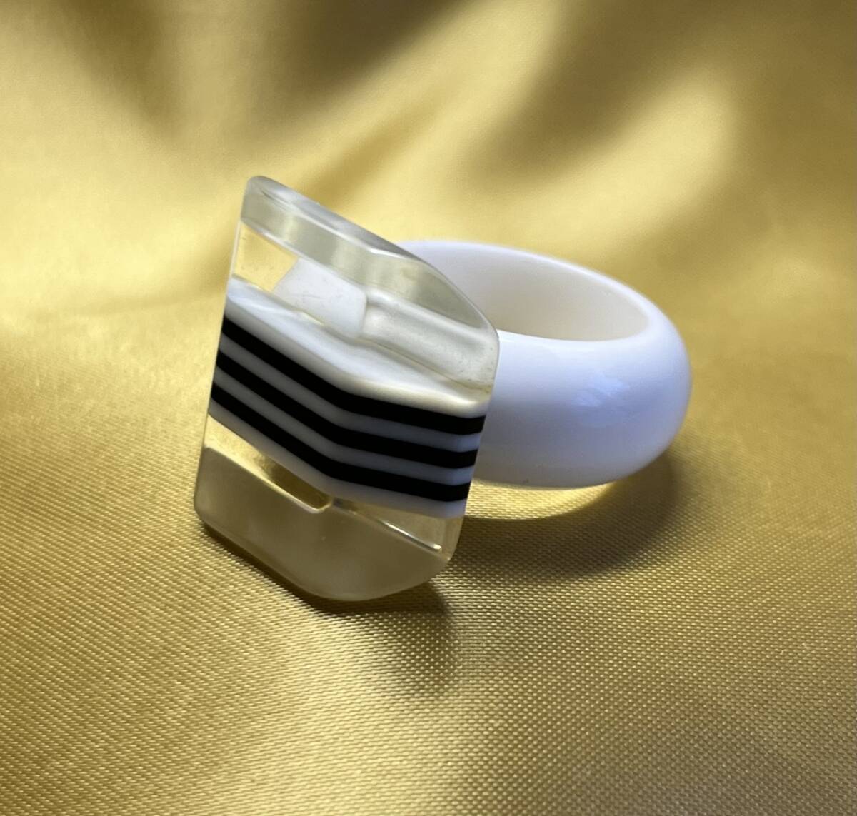 BEAMS ボーダーリング 白×ネイビー(紺)プラスチック拍卖