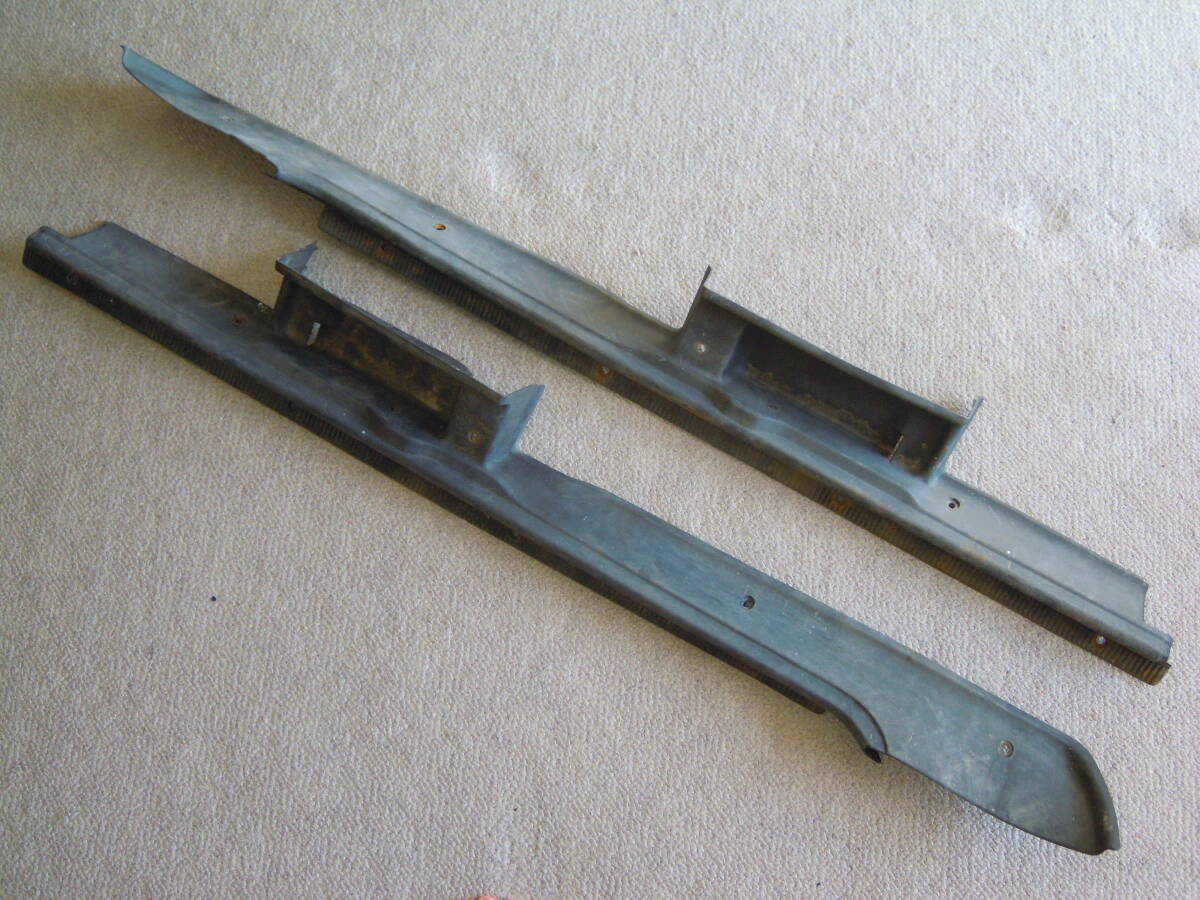 日産 サニー 310 B310 中期 3ドア クーペ 純正 スカッフプレート 左右 ステップ パネル キッキング キックパネル カバー 内装 トリム 中古拍卖