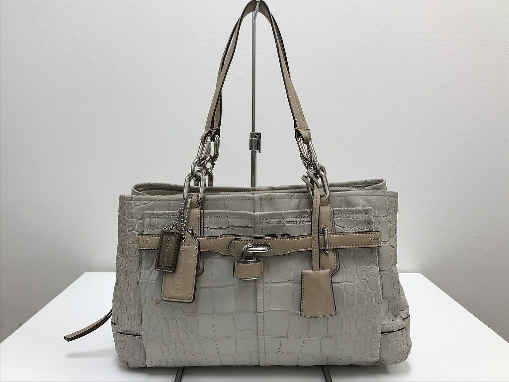 コーチ COACH 程よいきちんと感で魅せる!上品でエレガントなお洒落の魅力 型押し ハンドバッグ ショルダー 肩掛け鞄 通勤 17838拍卖