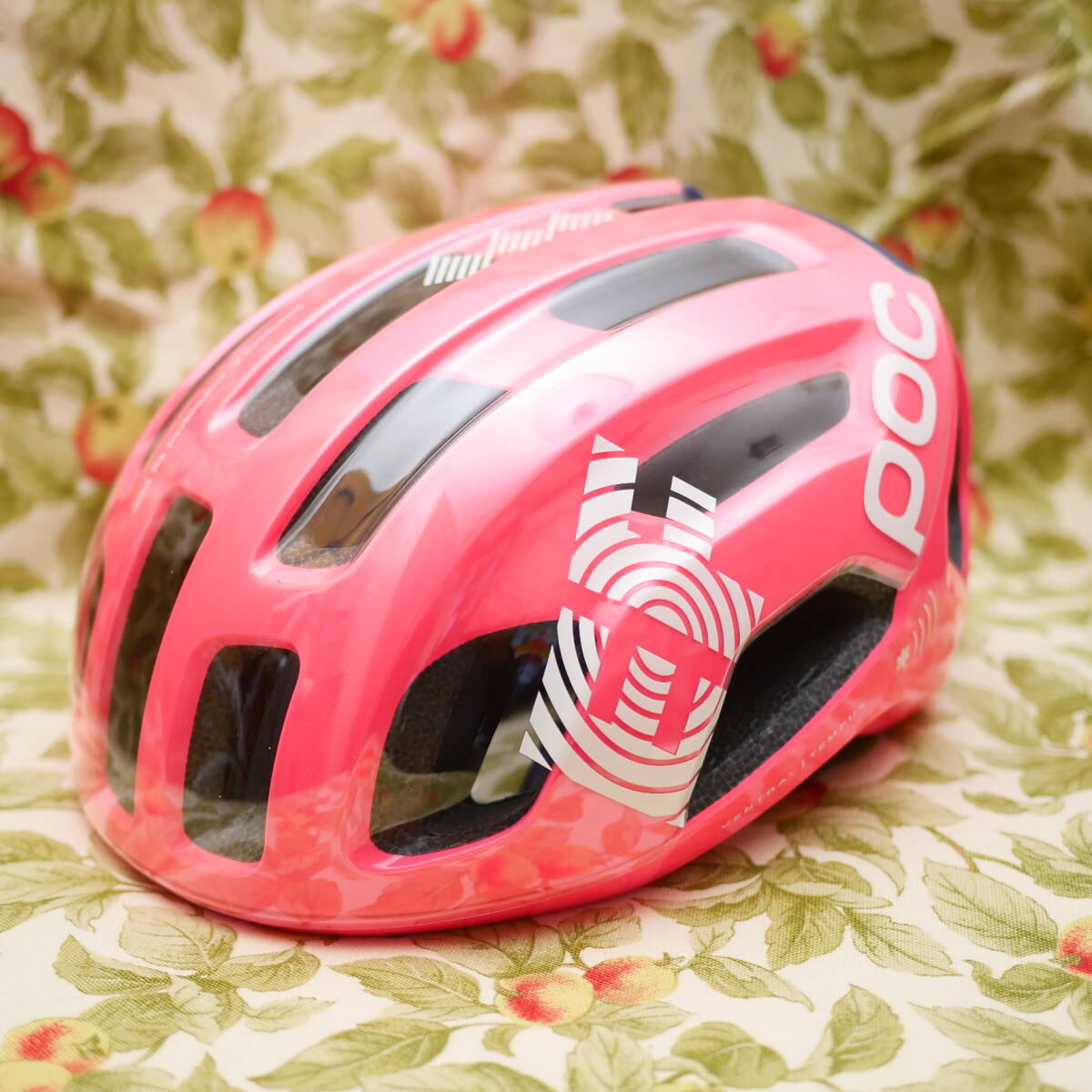 選手支給品 EFエデュケーションイージーポスト 非売品 プロチームカスタムヘルメット POC Ventral Tempus Rapha RCC ラファ キャノンデール拍卖