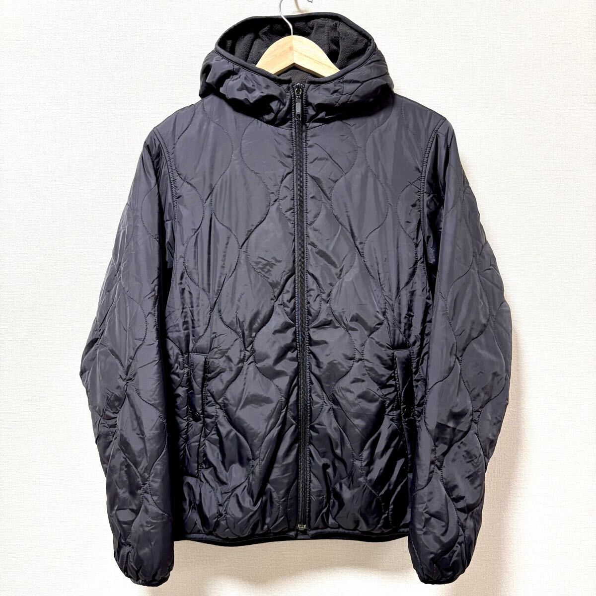 万能◎カジュアルコーデに!【UNIQLO】ユニクロ キルティング ジャケット 黒 中綿 ナイロン ブルゾン フード メンズ サイズM/Y27700SS拍卖