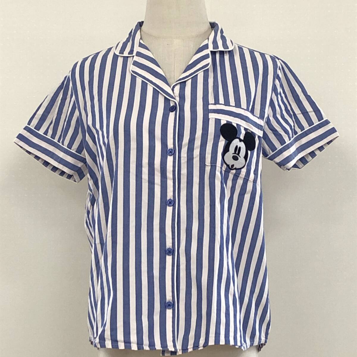Y1745 美品 GU ジーユーレディース トップス 部屋着 ルームウェア 半袖 前ボタン 薄手 M ホワイト 白青ボーダー 綿100% ミッキーアップリケ拍卖