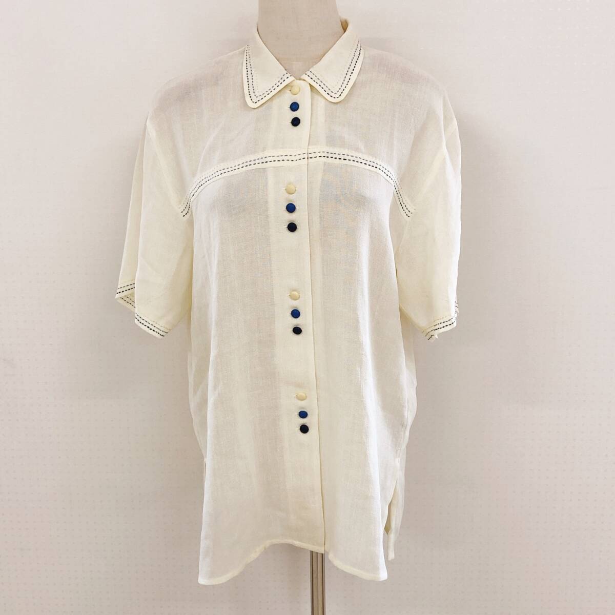 Y1762Merilene レディース トップス シャツ 半袖 薄手 スリット 肩パッド 予備ボタン付 絹100% シンプル カジュアル おしゃれ 涼しげ 夏 拍卖