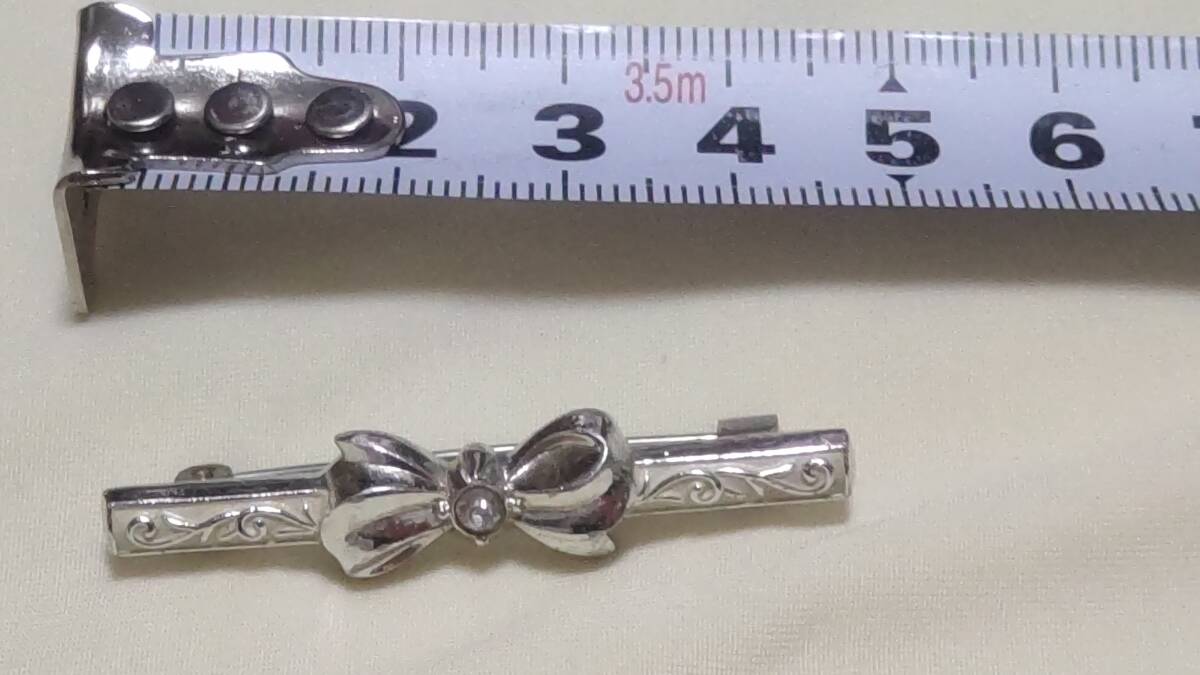 56*【中古】*01-05 シルバーリボンのブローチ 送料無料 拍卖