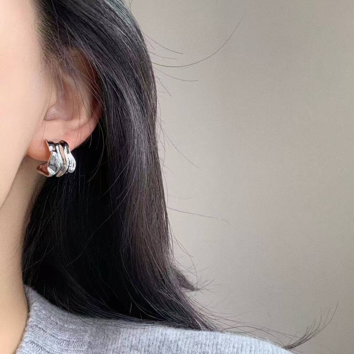 ピアス 925シルバー 韓国 レディース 高光沢 不規則 プリーツテクスチャーピアス 金属アレルギー対応拍卖