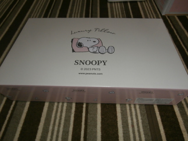新品未使用 スヌーピー枕 (箱サイズ50cm×30cm) 撮影のため開封しました拍卖