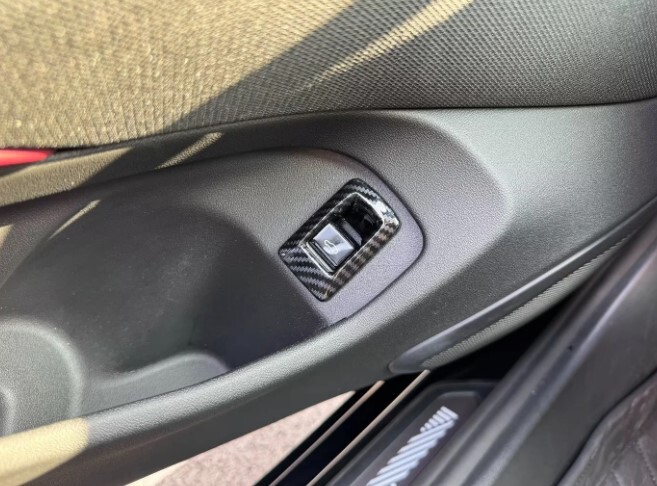 スポーティ全開♪ BMW カーボン ルック トランクスイッチ パネル カバー G60 523i 523d xDrive Mスポーツ 5シリーズ セダン拍卖