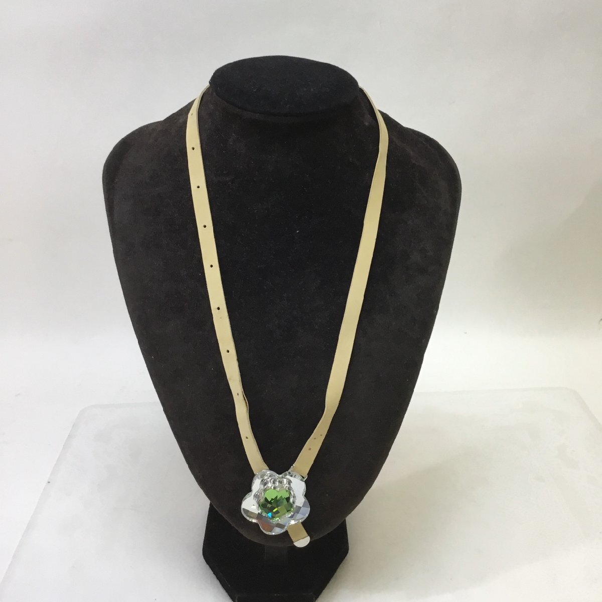 【装飾品/CH】スワロフスキー (Swarovski) アクセサリー フラワー(ペリドット)ファッション RS0323/0000拍卖