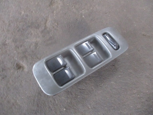 スズキ HA12S アルト パワーウインドSW スイッチ 37990-75F0 C8H-S31拍卖