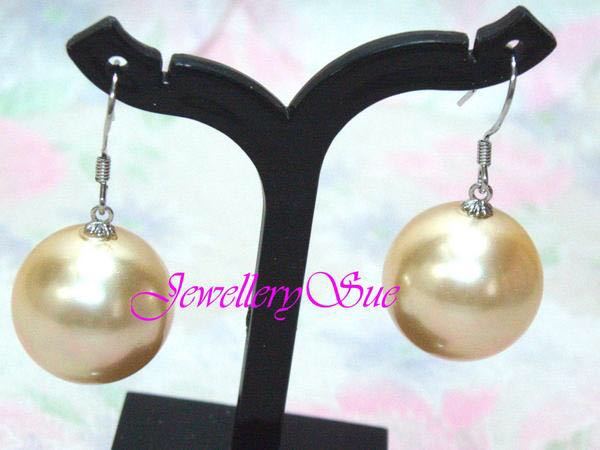 純銀925♪巨大粒♪16mm人工真珠/貝パールピアス色:南洋真珠風なゴールド♪6月の誕生石♪拍卖