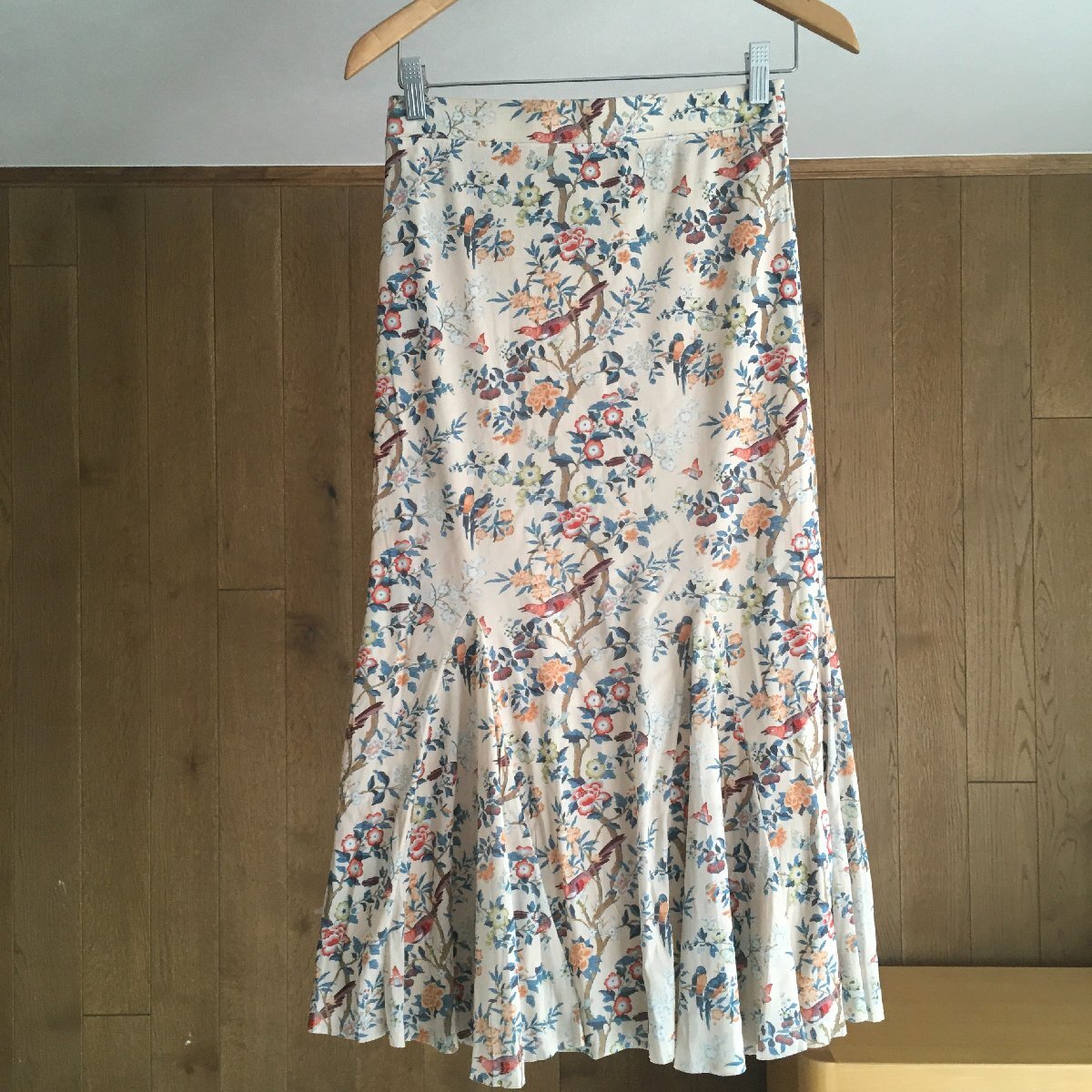 即決 美品 VIVIENNE TAM(ヴィヴィアンタム) BEAUTIES OF NATURE PRINTED パワーネット スカート40 TM拍卖