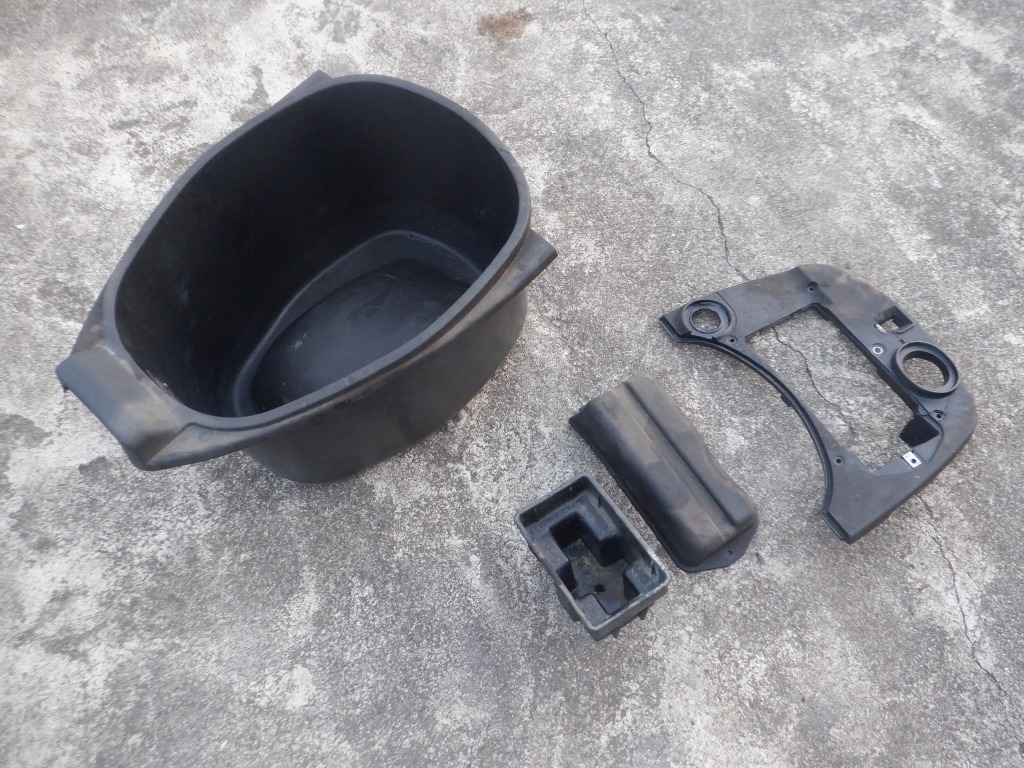 ベスパ LX50 ZAPC3810 純正メットインボックス バッテリーカバー付き! LX125拍卖