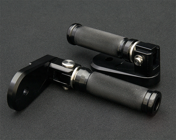 Thruxton スラクストン900Fi アルミ削出 タンデムステップ Black拍卖