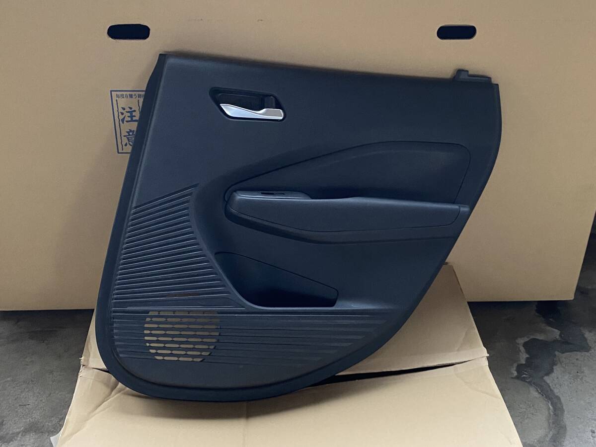 ★NISSAN ノート オーラ E13 右リアドアトリム PWスイッチ・ハンドル付 829006XJ0A 右リアドアトリム 内張り !美品!★拍卖