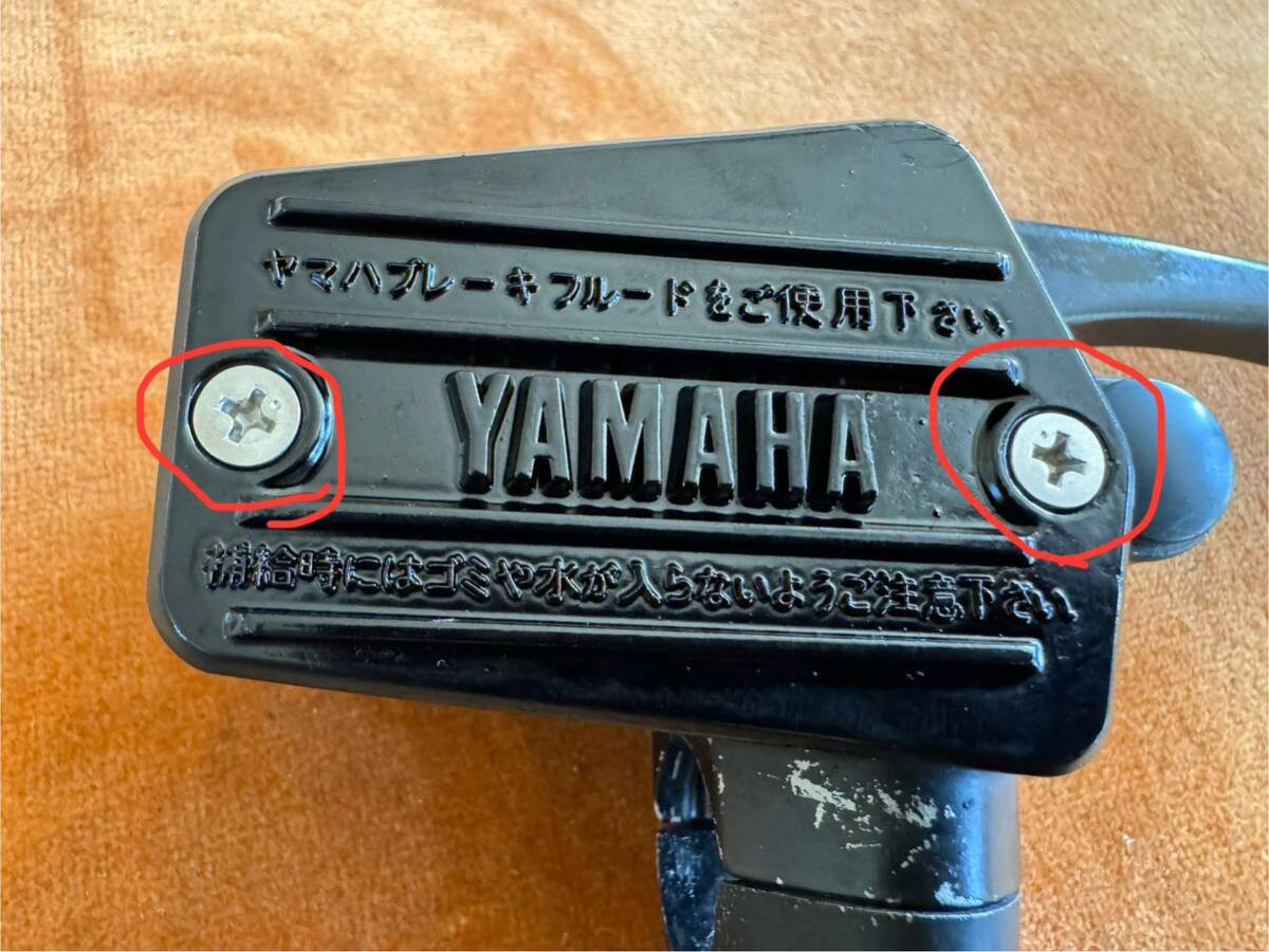 ヤマハ 純正フロントブレーキマスターシリンダー用 蓋のボルト2個セット ステンレス製 新品。FZR RZ TZR FZ XJ XJR SRその他ヤマハ車に。拍卖