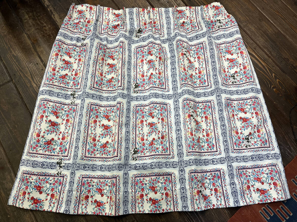 ディズニー:ミニーマウス:遮光2級カーテン見本吊り:処分特価:スミノエ織物拍卖