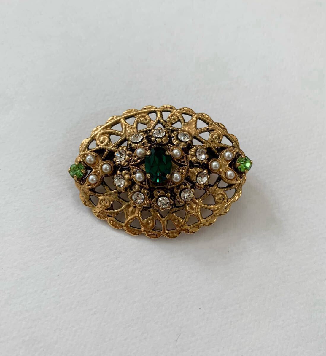 【美品】イギリス購入 ヴィンテージ Mulu REGGIO.E ムル・レッジョ ブローチ 透かし コスチュームジュエリー ウランガラス?拍卖