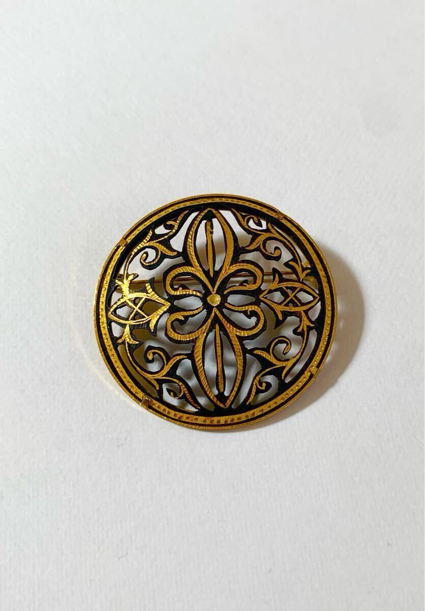 【USED】ヴィンテージ ダマスキナード ブローチ 大ぶり k24装飾 ゴールドトーン 透かし ②拍卖