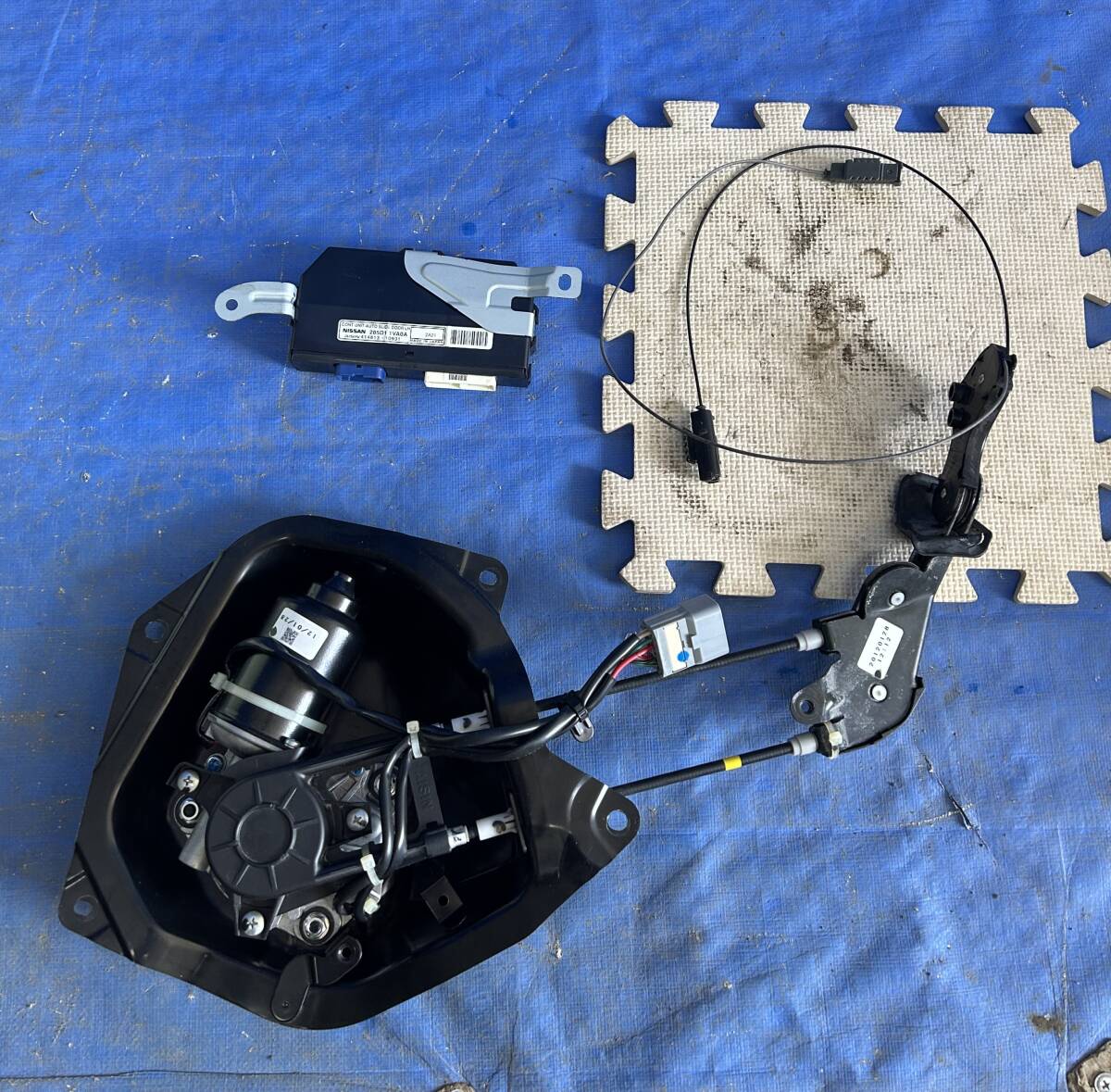 セレナ C26 H24年 左オートパワースライドドアモーター コントロールユニット付 2A21拍卖