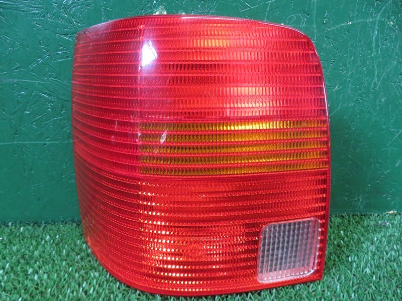 『psi』 VW フォルクスワーゲン 3B パサート 左テールランプ 00 02 00 3B9 945 257 H11年式拍卖