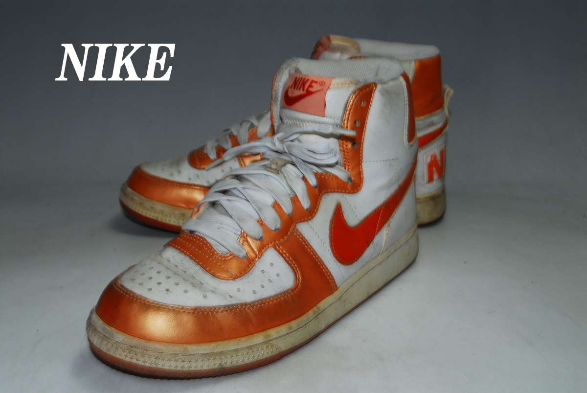 ATX1389/最終価格!他のサイトでも出品中!早い者勝ち!ナイキ/NIKE/24.5㎝/US7.5/MID/白/ホワイト/圧巻の存在感!注目の1足!スニーカー拍卖