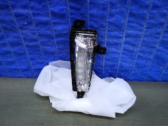 S751 エスクード YD21S YE21S YEA1S YEH1S 右 LED イルミネーション W3149 点灯OK 未使用品 美品拍卖