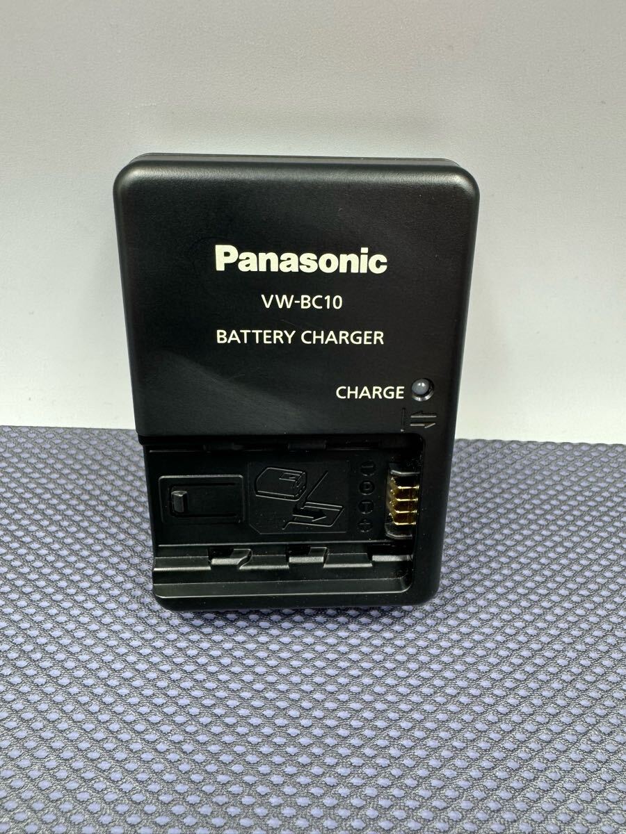 S2849) Panasonic バッテリーチャージャー ビデオカメラ用 VW-BC10 動作品拍卖