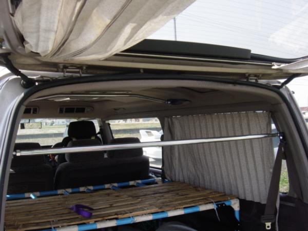 ハイエース(100系)ワゴン車専用 リヤピラーバー TY0580-PIO-00(新品箱入り、税込み)拍卖