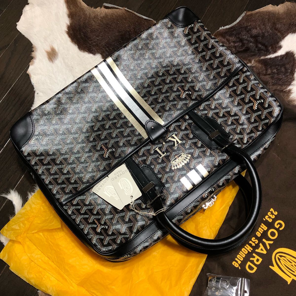 最終出品 正規品 GOYARD(ゴヤール)アンバサード PM ブリーフ バッグ ヘリンボーン柄 PVC レザー(王族用の王冠マーカージュ入り)金銀 鞄拍卖