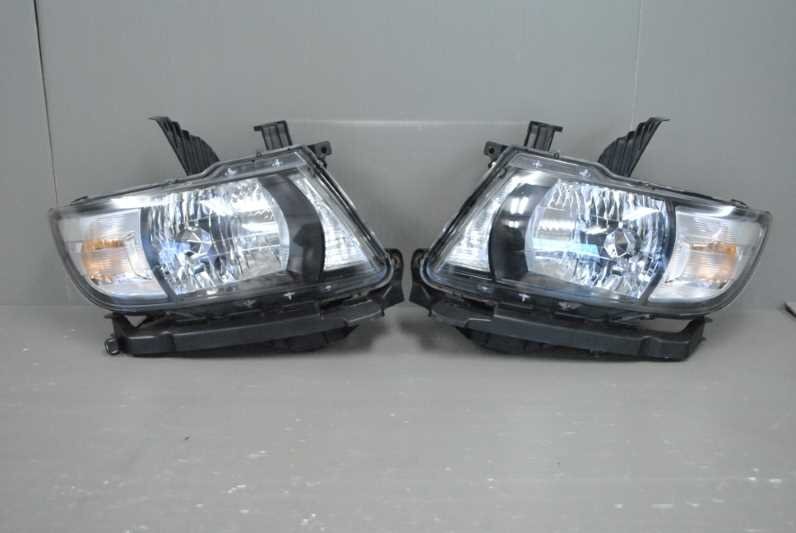 大幅値下げ! モビリオ スパイク W 4WD 後期(GK2) 純正 コイト 動作保証 ヘッドライト ハロゲン レベ付 左右セット 右 左 100-22609 s003447拍卖