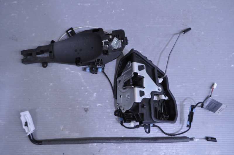 BMW X1 E84 右ハンドル 前期(VL18) 純正 破損無 取付OK 動作保証 左 リア ドアロック アクチュエーター k089187拍卖