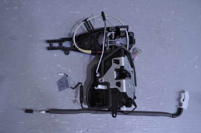 BMW X1 E84 右ハンドル 前期(VL18) 純正 破損無 取付OK 動作保証 右 リア ドアロック アクチュエーター k089186拍卖