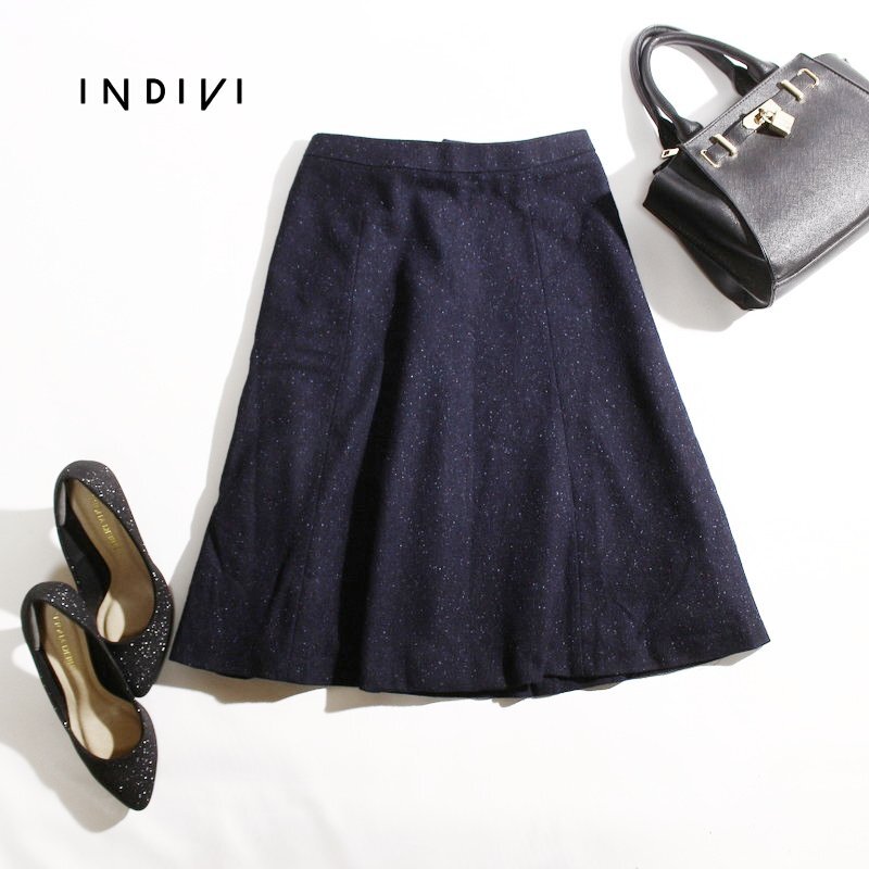 美品 インディヴィ INDIVI 株) ワールド 秋 冬 ほんのりミックス ウール フレアスカート 9号 38 ネイビー 紺 通勤 オフィス 綺麗め フレア拍卖