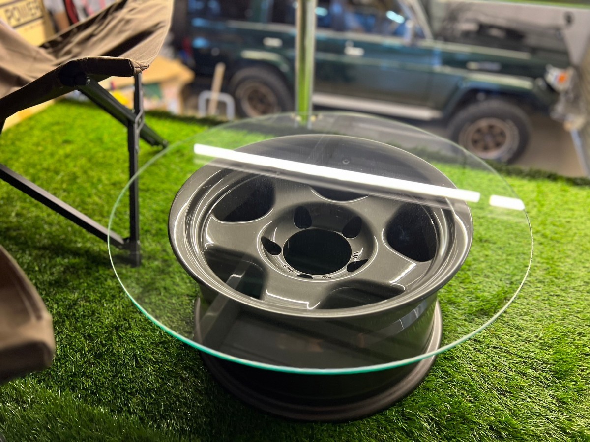 タイヤ ホイール等をガラステーブルに 受注生産 落札後製作 約1週間程で発送(検 キャンプ ノースフェイス コロンビア コールマン ロゴス 拍卖