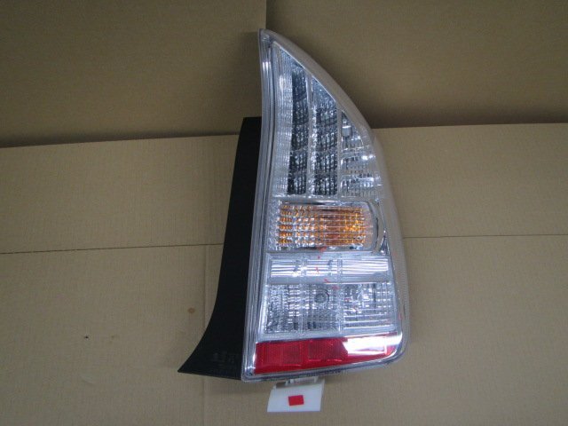 トヨタ プリウス ZVW30 H22年式 ■右テールランプ 中古 ★213374拍卖