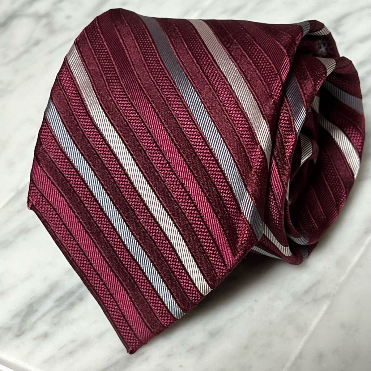 999円~ Calvin Klein ネクタイ レッド系 ストライプ 光沢 (R1)拍卖