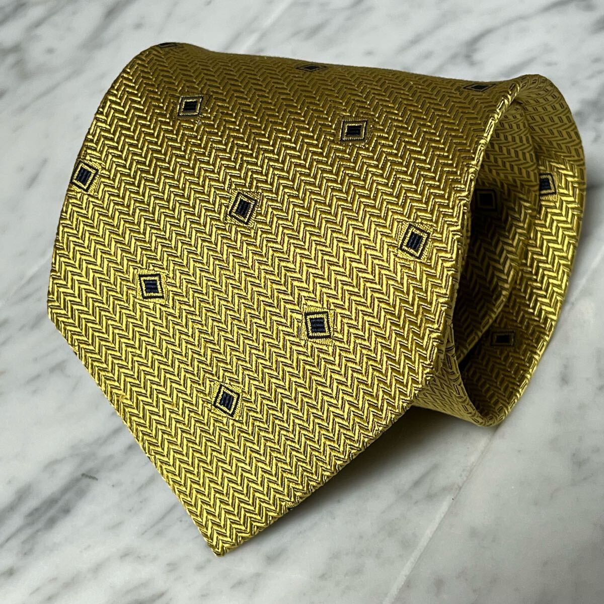 【美品】 999円~ CHAPS Ralph Lauren ネクタイ ゴールド 小紋 ネイビー (YW4)拍卖