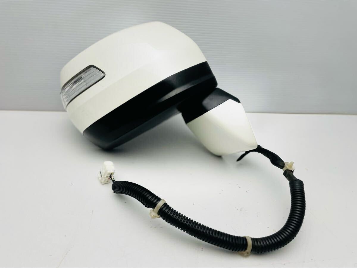美品 動作品 ホンダ 純正 RK1 RK2 RK5 ステップワゴン ウィンカー付 ドアミラー サイドミラー 右 7ピン ホワイトパール NH624P (G143)拍卖