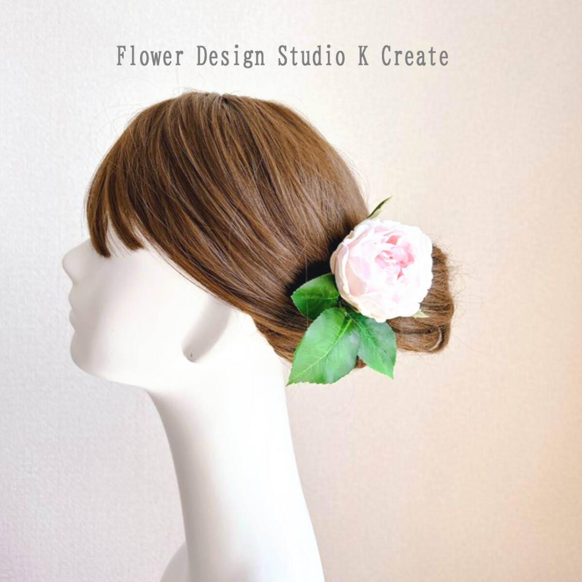 淡いピンクの薔薇と葉っぱの髪飾り 髪飾り ピンク バラ 薔薇 フラメンコ 結婚式 ダンス 入学式 卒業式 袴 バレエ拍卖