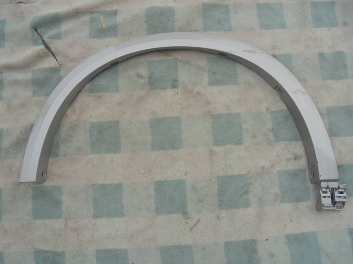 マツダ CX-5 KFEP.KF2P.KF5P 純正 左フロントフェンダー アーチモール KPG1-51W31 7147拍卖