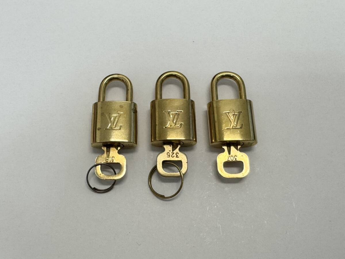 【KM381】 LOUIS VUITTON ルイヴィトン カデナ 南京錠 パドロック 鍵 キー ゴールド 金 アクセサリー 318 325 307 3個セット拍卖