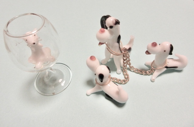 ☆ 昭和レトロ★ガラス細工・置物【人気!!わんわん】★親子で4匹★とてもキレイ、可愛い★大約4、5cm★1組限り★ AKKー36拍卖