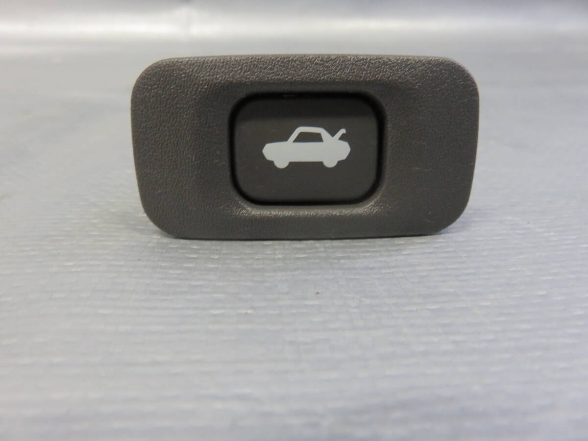 ★STD4552 トヨタ クラウン JZS171 JZS173 JZS175 純正 ノーマル トランクオープンスイッチ 156739拍卖