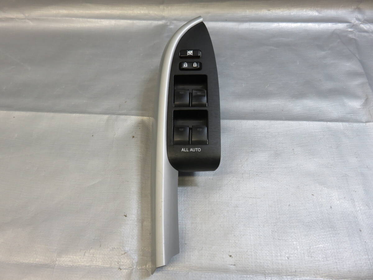 ★STD4634 トヨタ プリウス30系 後期/ZVW30/ZVW35 フロント パワーウインドウスイッチ PWスイッチ 右前 運転席側 9AE拍卖