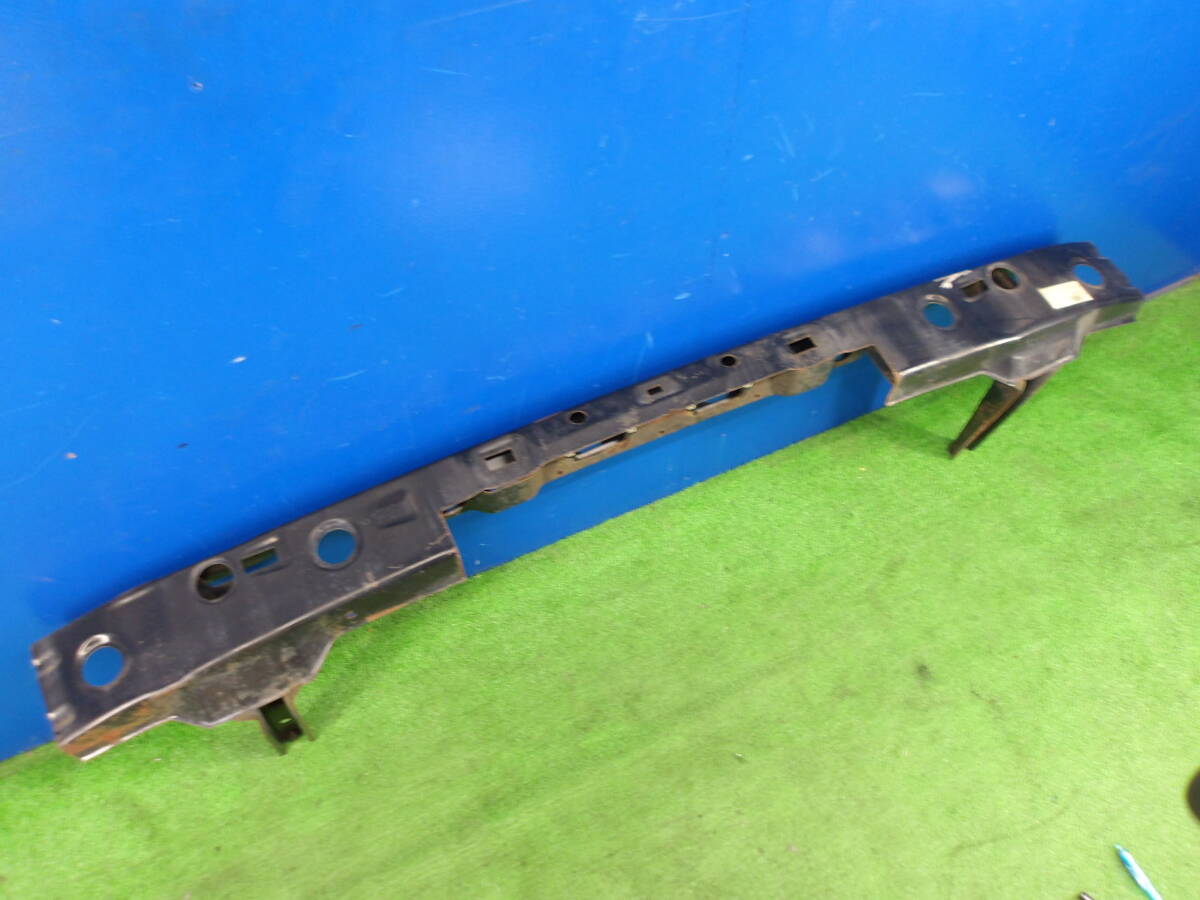 ⑤ R32 スカイライン リア バンパー ホースメント HR32 4ドア 日産 純正 バンパーガード HCR32 BNR32 GTR BNR ECR HR HNR GTS-T 2025/03拍卖