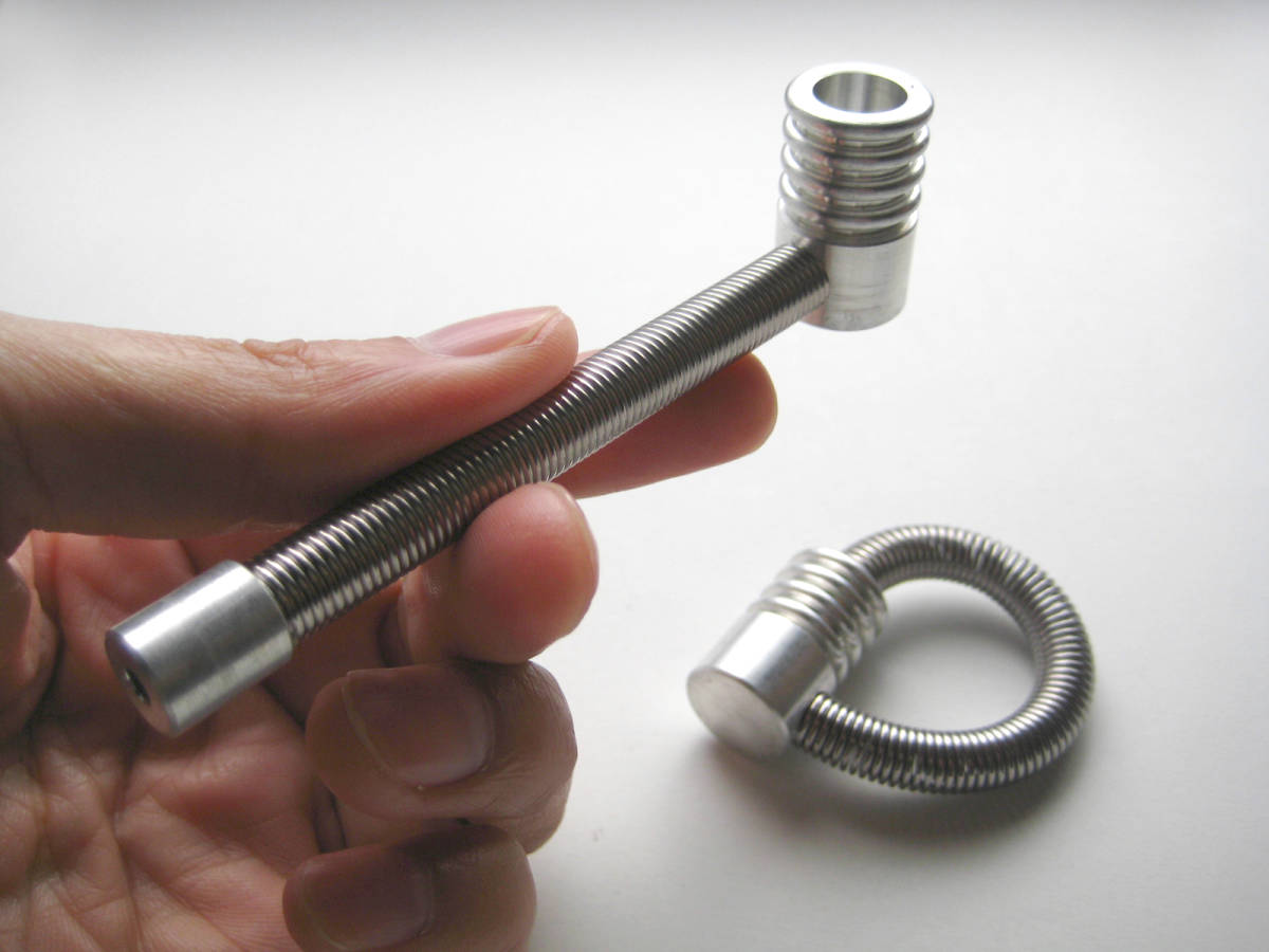 ◆SALE◆Twister pipeツイスターパイプ@レプリカBONGスプリング型ギミック喫煙具シークレット420キーホルダーBUDS梵WEEDバッズKUSH STONER拍卖