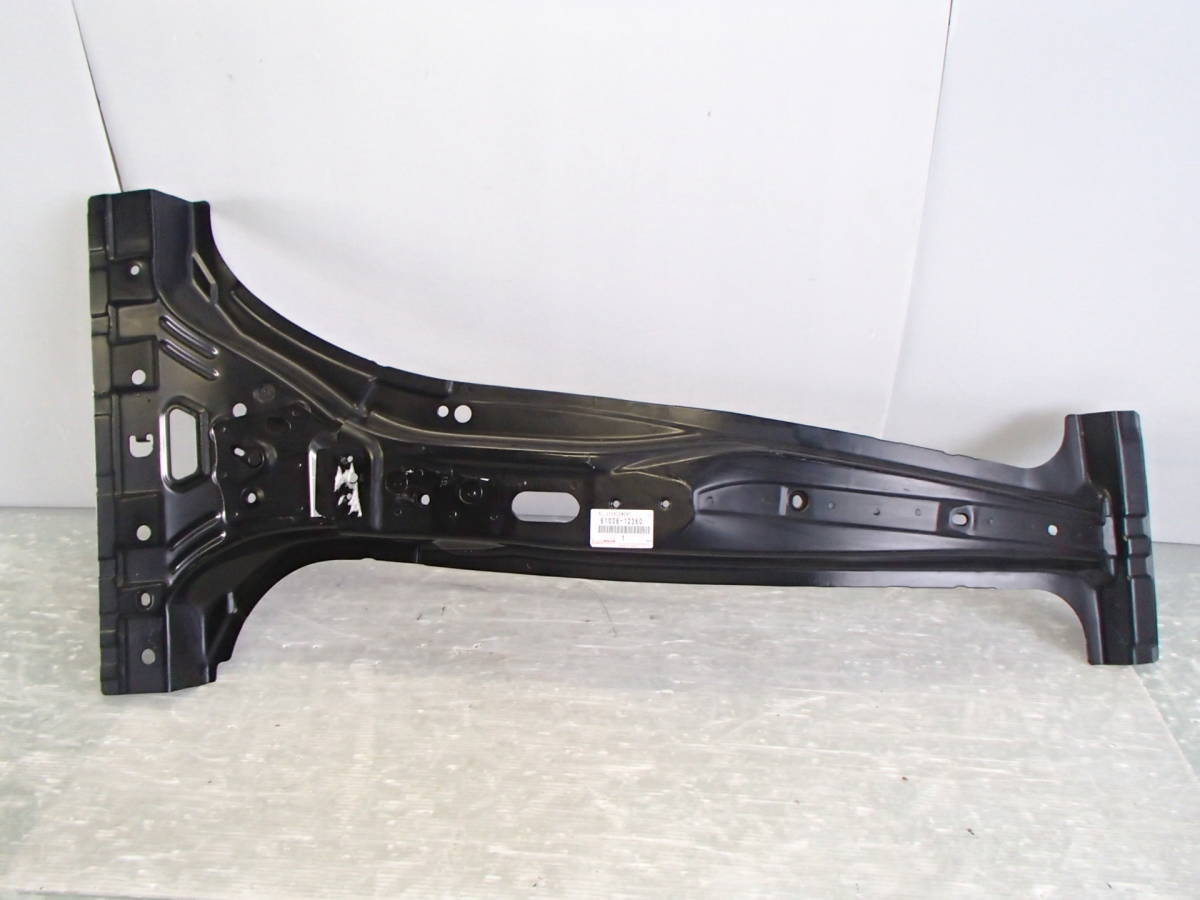 【未使用】 ZEW211/NRE210/NRE214/ZWE213/MZEA12/ZWE219 カローラ スポーツ 純正 左 センター ボディ ピラー パネル 61038-12360 21-1401拍卖